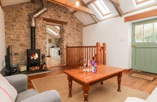 Troon Cottage | HAY LOFT, pet friendly, country holiday cottage in Camborne