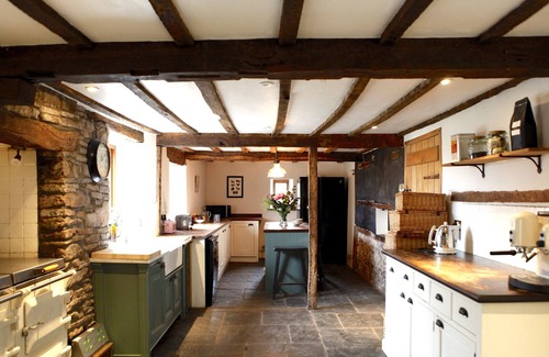 Westbrook Court House | Hay on Wye holiday home with hot tub and games room