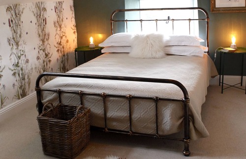 Westbrook Court House | Hay on Wye holiday home with hot tub and games room