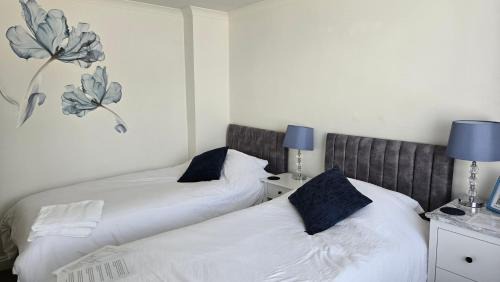 Hewish House | Haybow Farm Accommodation