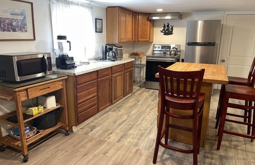 Lagoon Heights Apartment | Hayden's Haven Martha's Vineyard "What a breath of fresh air"