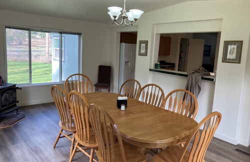 Fall Creek House | Hayden’s Green Acres on Big Fall Creek, 3BR 2Bath including River Access