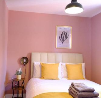 Swindon House | Haydon Stays Swindon 5bed Sleeps 9