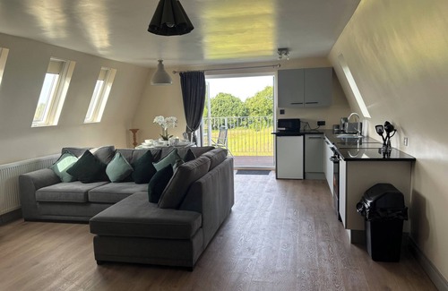 Riddlecombe Cottage | HAYES LODGE COACH HOUSE, pet friendly in Dolton
