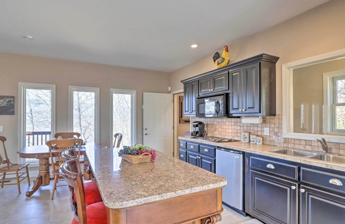 Hayesville Apartment | Hayesville Studio: Nearby Hiking & Golfing!