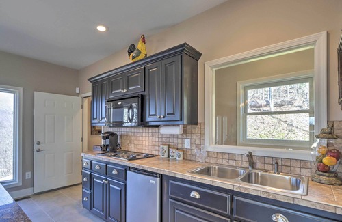 Hayesville Apartment | Hayesville Studio: Nearby Hiking & Golfing!