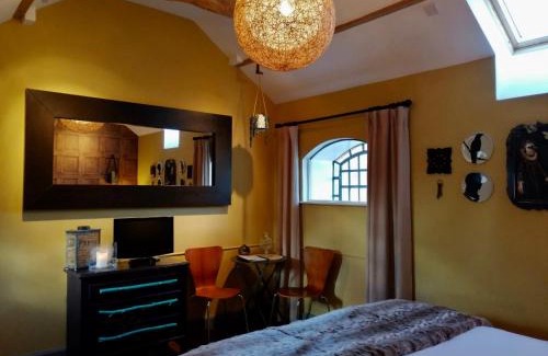 Stanley Common Bed & Breakfast | Hayeswood Lodge Luxury Accommodation