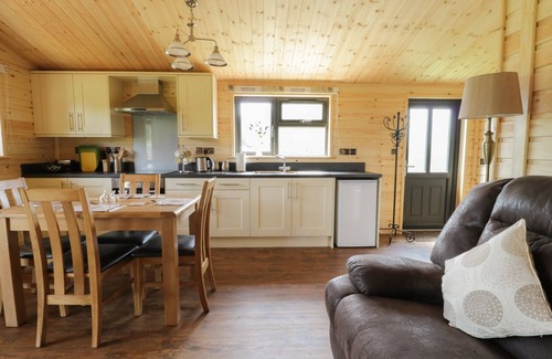 King's Lynn Cottage | HAYFIELDS, pet friendly, character holiday cottage in Grimston