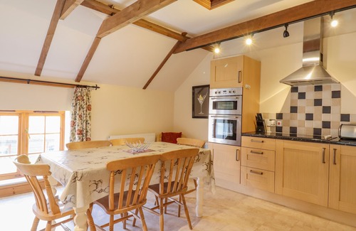 Little Glemham Cottage | HAYLOFT COTTAGE, pet friendly, with a garden in Little Glemham