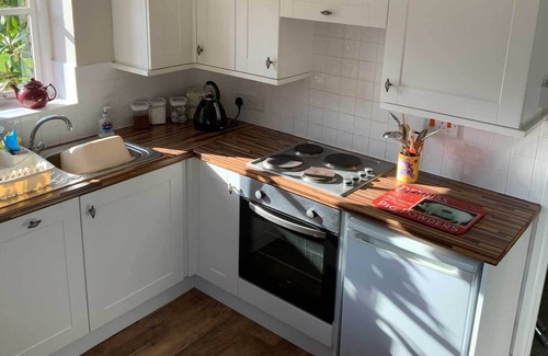 Sidmouth House | Hayloft - Dog Friendly - Romantic Cottage