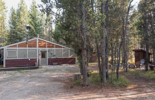 Island Park House | Hayloft Hollow