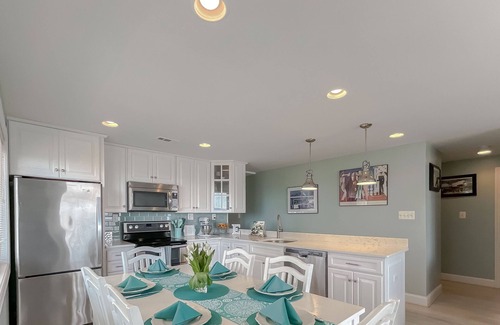 Point Lookout Cottage | Hays Beach House - Hot Tub - Private Beach