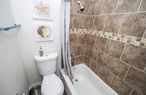 Arena District Apartment | Hays St Cozy Remodeled 2BR/2BA house sleeps 8