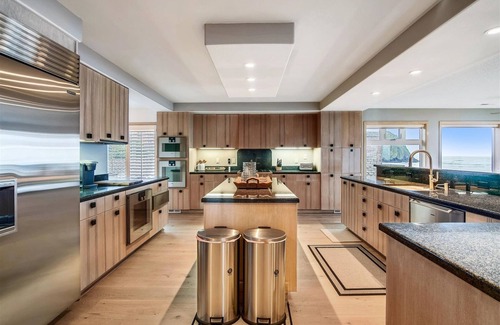 Downtown Cannon Beach House | Hayven - Luxurious Beachfront! Beachcomber Vacation Homes