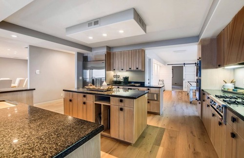 Downtown Cannon Beach House | Hayven - Luxurious Beachfront! Beachcomber Vacation Homes