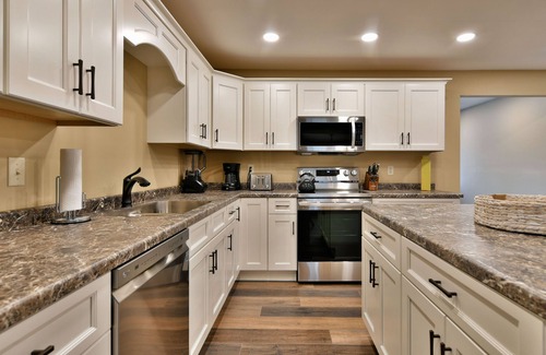Hayward House | Hayward - 5 Bedroom, sleeps 10