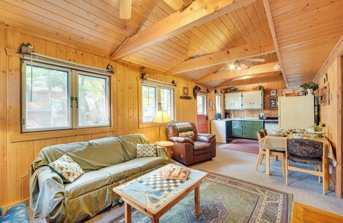 Hayward Cabin | Hayward Cabin w/Boat Slip + Fish House!