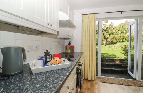 South Brent Cottage | HAYWAY, romantic, country holiday cottage in South Brent