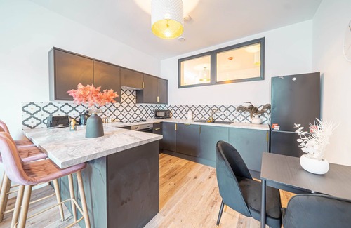 Ainley Top Apartment | Hayy ApartHotels Stanley Mill Luxury Retreat