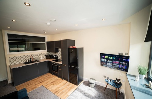 Ainley Top Apartment | Hayy ApartHotels: Perfect for Leisure and Business