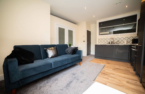 Ainley Top Apartment | Hayy ApartHotels: Perfect for Leisure and Business