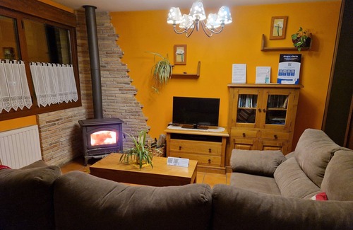 Allin House | Haz Turismo con tu Familia o Amigos por Navarra Desde Casa Rural Belástegui