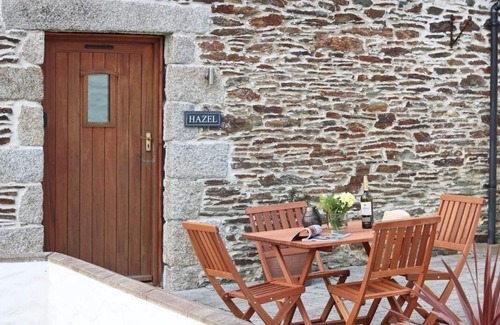 Maenporth Cottage | HAZEL BARN, pet friendly, character holiday cottage in Falmouth