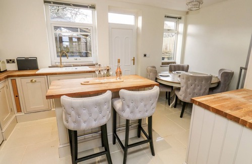 Sutton-in-Craven Cottage | HAZEL COTTAGE, pet friendly, with hot tub in Sutton-In-Craven