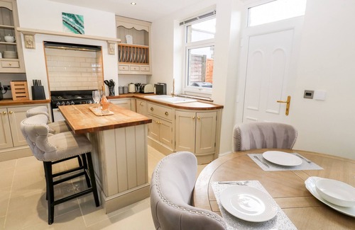 Sutton-in-Craven Cottage | HAZEL COTTAGE, pet friendly, with hot tub in Sutton-In-Craven