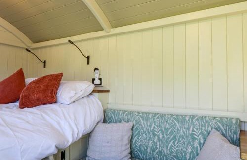 South Leigh House | Hazel