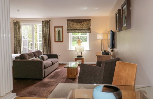 Penrith Cottage | HAZEL NOOK 21 ULLSWATER SUITE, romantic, with pool in Penruddock
