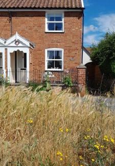 Knodishall House | Hazel's