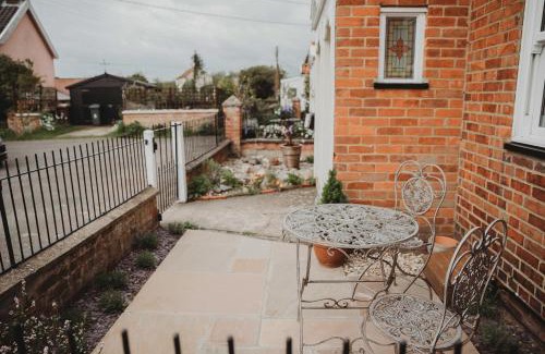 Knodishall House | Hazel's