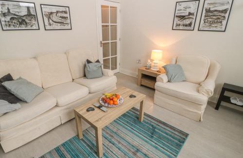 Worksop House | Hazelmere Cottage