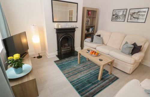 Worksop House | Hazelmere Cottage