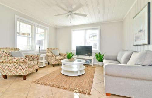 Cherry Grove Beach House | Hazels Castle Huge 2 in 1 Oceanfront House near Pier