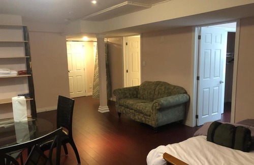 Waterloo Bed & Breakfast | HB Guest Home 5
