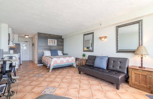 Daytona Beach Apartment | HBR Direct Oceanfront Condo, Daytona Beach, sleeps 4