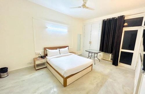 Greater Kailash Enclave I Bed & Breakfast | HD LUXURY HOME STAY