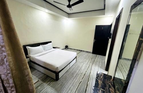 Greater Kailash Enclave I Bed & Breakfast | HD LUXURY HOME STAY