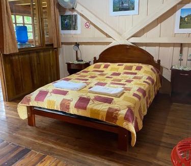 Mindo Cabin | Hda San Vicente Yellow House Trails & Lodge