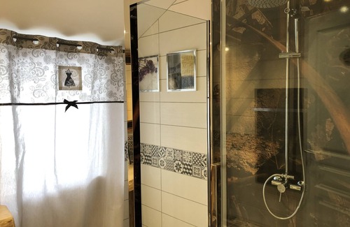Saulxures-sur-Moselotte Bed & Breakfast | Head in the stars - Charming guest room (2 people)