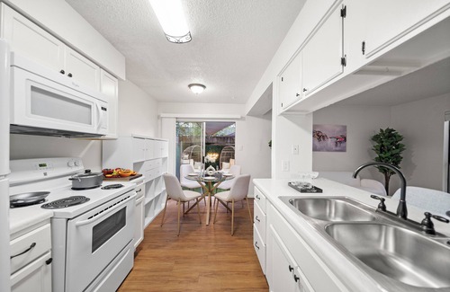 Dawson House | "Heading South" - 2 BR Getaway Near Downtown Austin