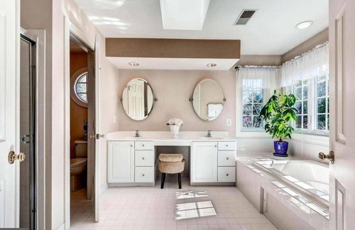 Butler House | Heading to the BMW Classic - This 5-bedroom home is 3 Miles from the Tournament