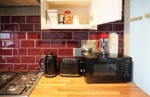 Headingley Apartment | Headingley 2 Bedroom first floor cottage flat Near Universities shops& Park