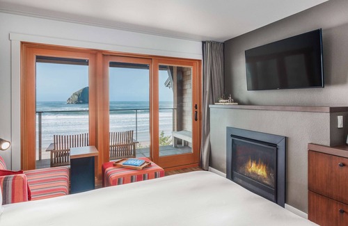 Pacific City Cabin | Headlands Coastal Lodge & Spa