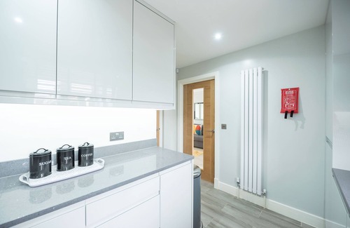 Reading House | Headley House
