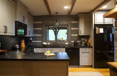 Cashiers Cottage | Headwater Cabin - Listen to the Chattooga River!