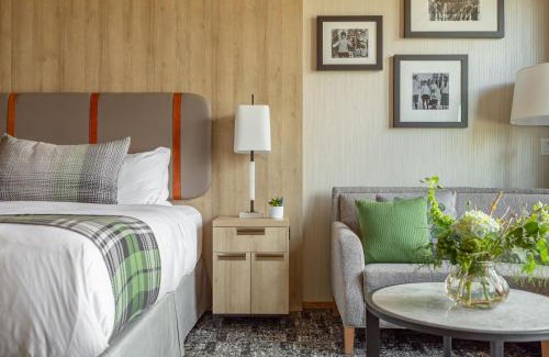 East Kootenay Resort | Headwaters Lodge at Eagle Ranch Resort