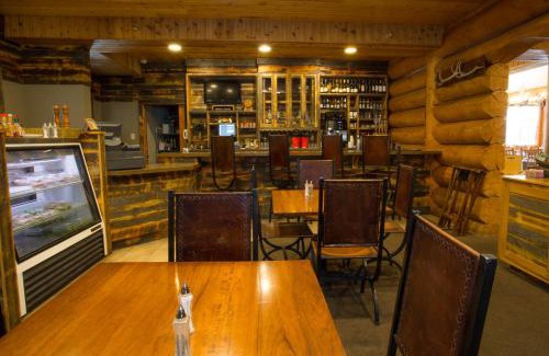 Flagg Ranch Cabin | Headwaters Lodge & Cabins at Flagg Ranch